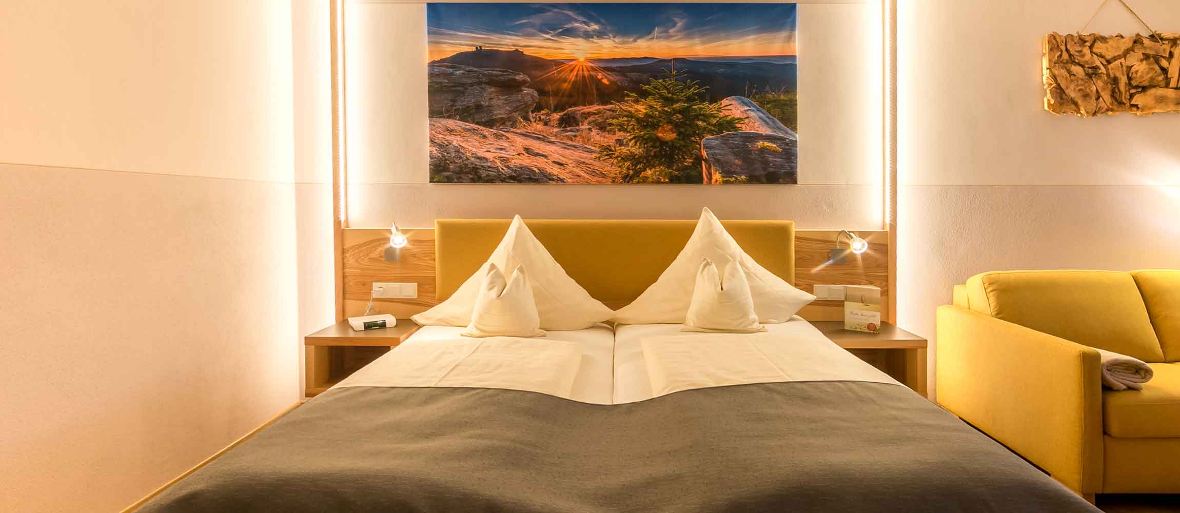Detailansicht des Bettes in der Suite Großer Arber im Wellnesshotel Waldeck im Bayerischen Wald.