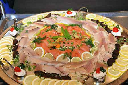 Buffet im Wellnesshotel Waldeck, Bayerischer Wald – eine Auswahl an köstlichen Gerichten für jeden Geschmack