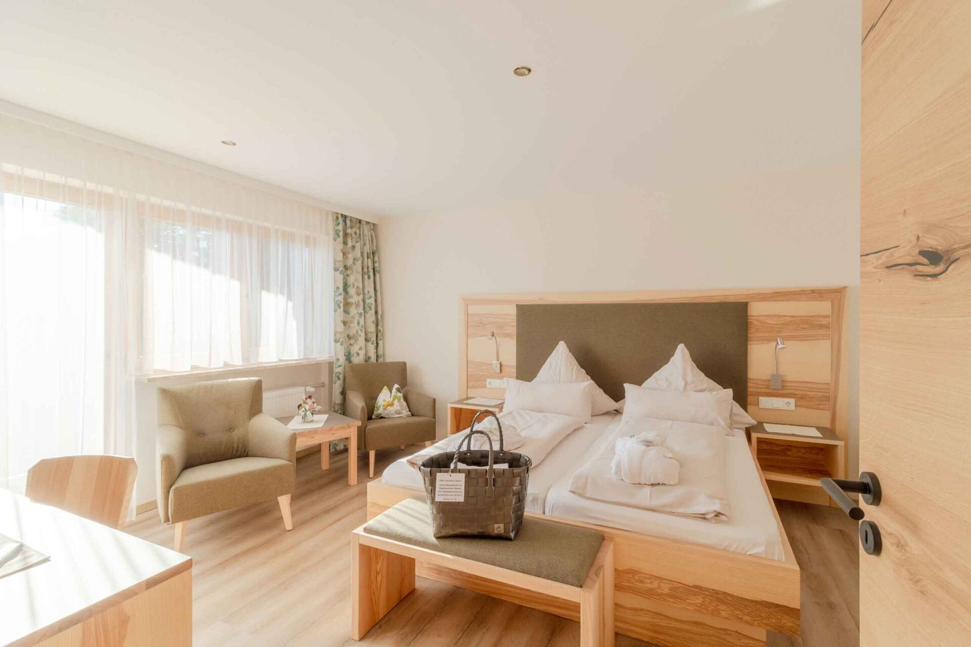 Ansicht eines Doppelzimmers im Wellnesshotel Waldeck Bodenmais im Bayerischen Wald.